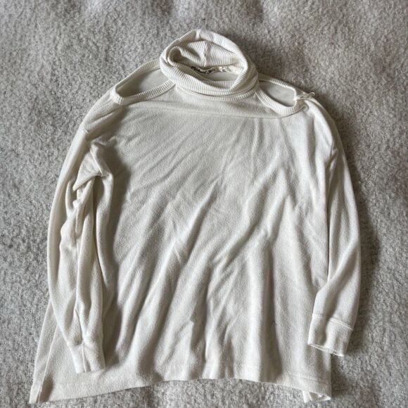Michael Stars Tops - Michael stars cold shoulder‎ cowl neck small
